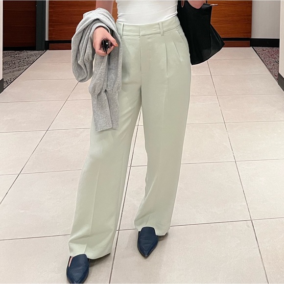 Aritzia Effortless Pants - Picture 2 of 4